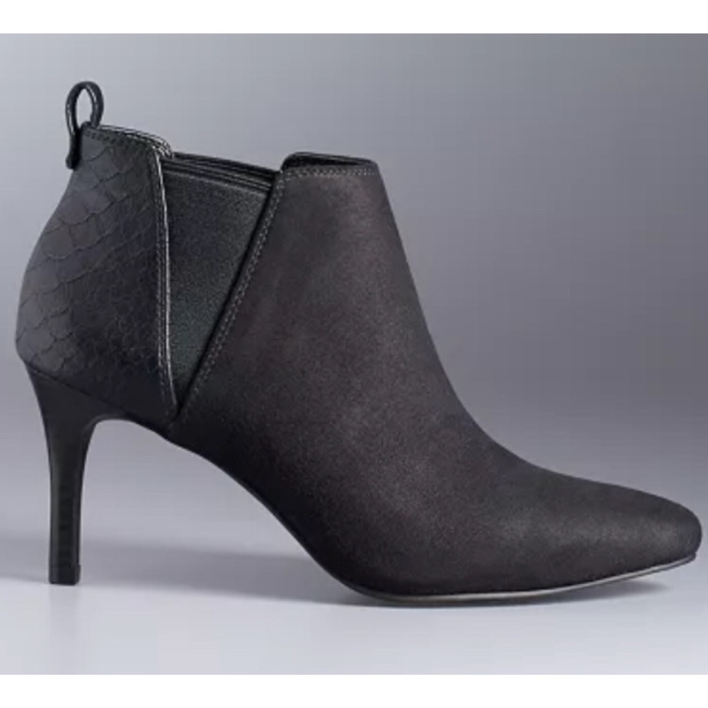 Simply Vera Black Chelsea Booties